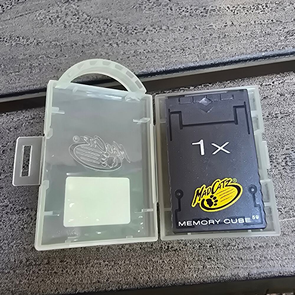 Mad Catz Memory Cube 59 Nintendo Gamecube Memory Card 1x Storage With Case